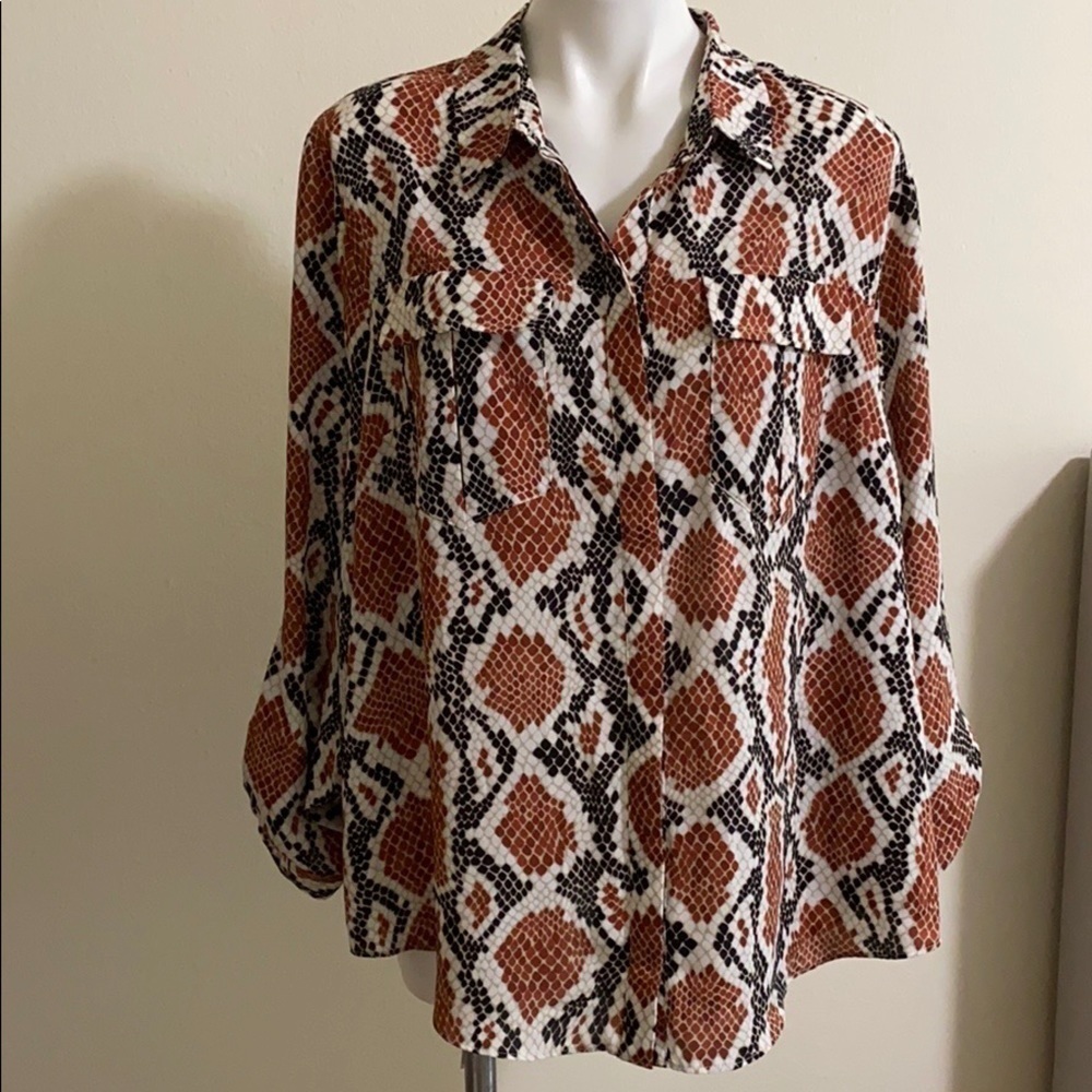 EST. 1946 sneak print blouse size 18/20W